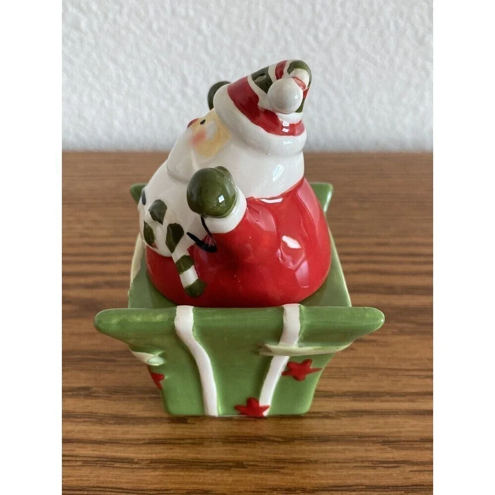 Bella Casa by Ganz 2 Piece Santa on Christmas Gift Salt & Pepper Shakers NIB